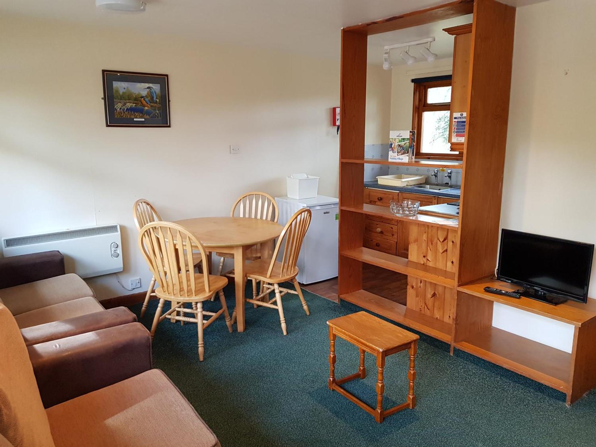 Tolroy Manor Holiday Park Хейл Екстериор снимка